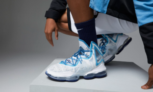 Giay Nike LeBron 19 'Space Jam' DC9338-100