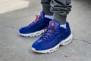 Alternative view of Giày Nike Air Max 95 x Stussy 'Loyal Blue' 834668-441