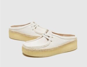 Giay Clarks Wallabee Cup Low 'White Suede' 261-64430