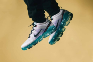 Alternative view of Giày Nike Air VaporMax 2019 'Dragonfruit' AR6631-009