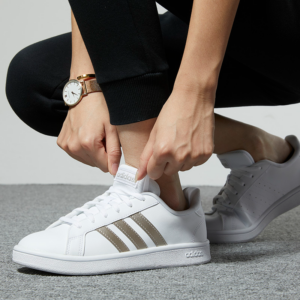 Giay Adidas Grand Court Base 'White Platinum Metallic' EE7874