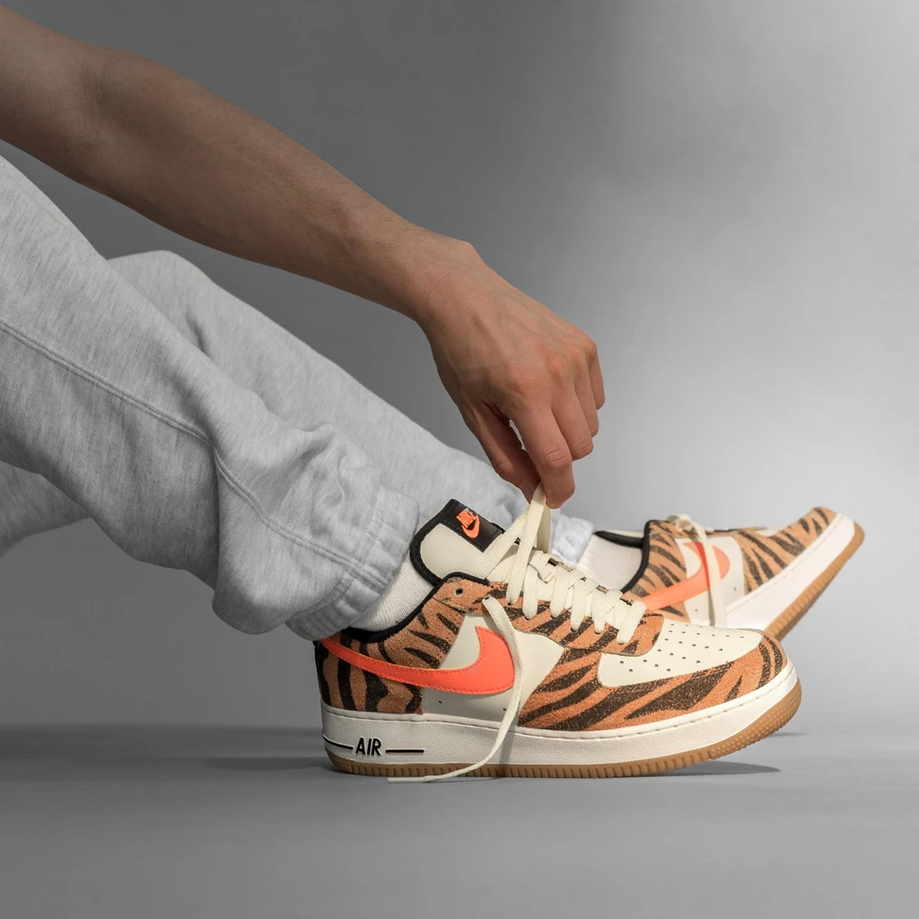 Giày Nike Air Force 1 Low Premium 'Daktari Stripes' DJ6192-100 - Ảnh 4