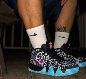 Alternative view of Giày Nike Kyrie 4 'All Star' AQ8623-001