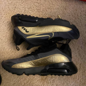 Alternative view of Giày Nike Air Max 2090 'Black Metalic Gold' DC2191-001