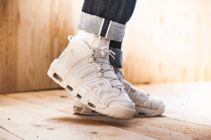 NIKE AIR MORE UPTEMPO ライトボーン　921948-001 Giày Nike Air More Uptempo 'Light Bone' 921948-001
