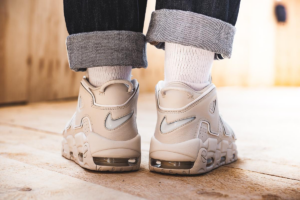 Giày Nike Air More Uptempo 'Light Bone' 921948-001