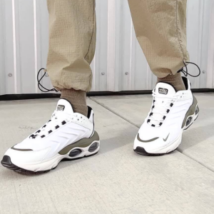 Giay Nike Air Max TW 'White Medium Olive' DV7721-100