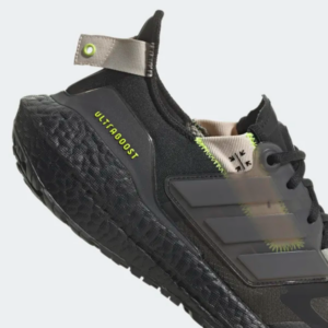 Giay Adidas UltraBoost 22 Cold.RDY 'Black Solar Yellow' GX8028