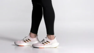 Giay Adidas UltraBoost 22 Heat.RDY 'White Flash Orange' GZ0129