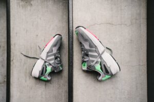 Alternative view of Giày Adidas Yung 96 'Watermelon' F35020