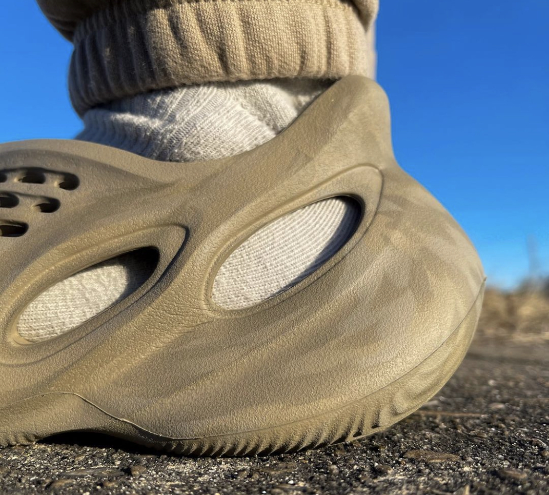 adidas YEEZY Foam Runner Stone Sage