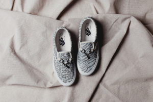 Giay Vans Needles x Vault Classic Slip-On V 'Animal Print White' VN0A3QXY2GT