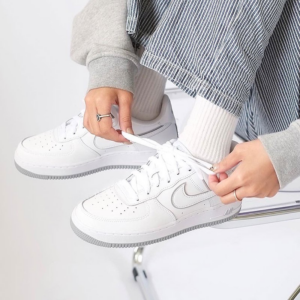 Giay Nike Air Force 1 Low GS 'White Wolf Grey' DX5805-100