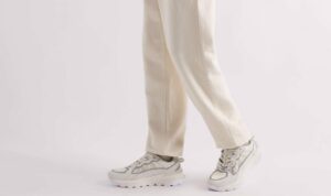 Giay Moncler Lite Runner Low Trainers 'Off White' H209B4M00130M2055034