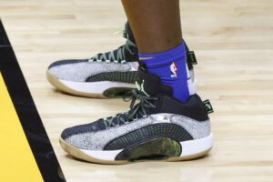 Alternative view of Giày Nike Zion Williamson Air Jordan 35 'Bayou Boys' DA2372-100