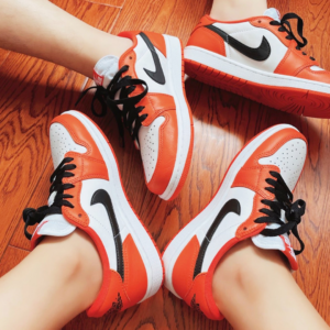 Alternative view of Giày Nike Air Jordan 1 Low Wmns OG 'Starfish' CZ0775-801