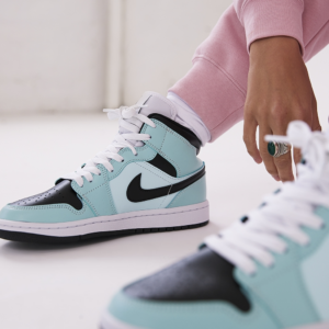 Alternative view of Giày Nike Wmns Air Jordan 1 Mid 'Aqua Black' BQ6472-300