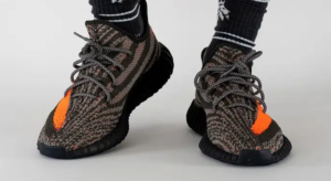Giay Adidas Yeezy Boost 350 V2 'Carbon Beluga' HQ7045