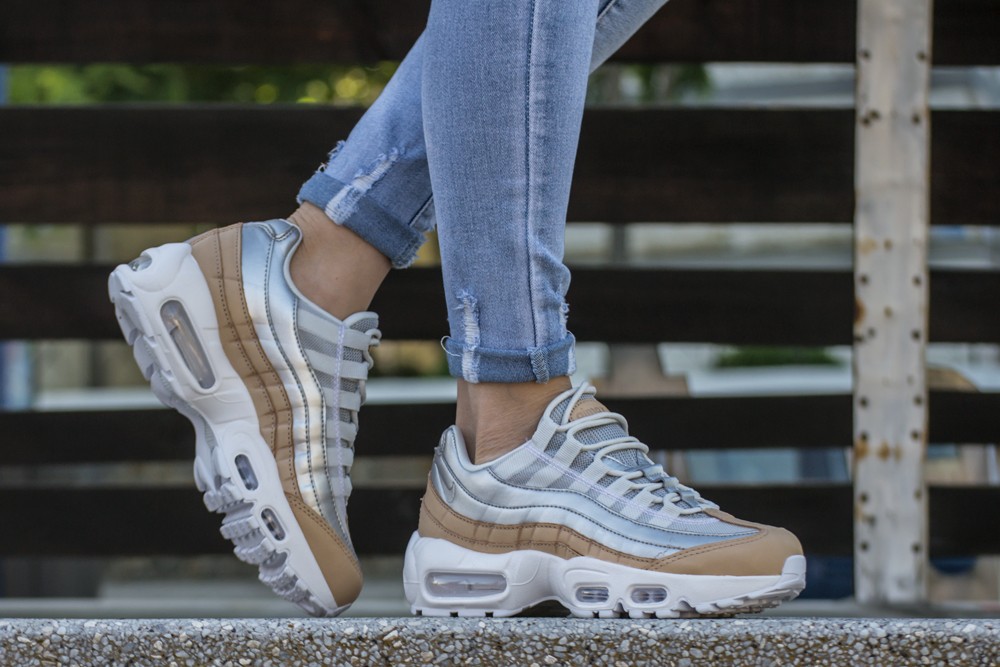 Giày Nike Wmns Air Max 95 SE 'Pure Platinum' AH8697-002 - Ảnh 10