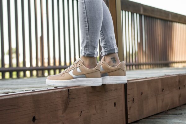 Giày Nike Beautiful x Powerful  Air Force 1 'Corduroy' AH6827-200 - Hình ảnh 3