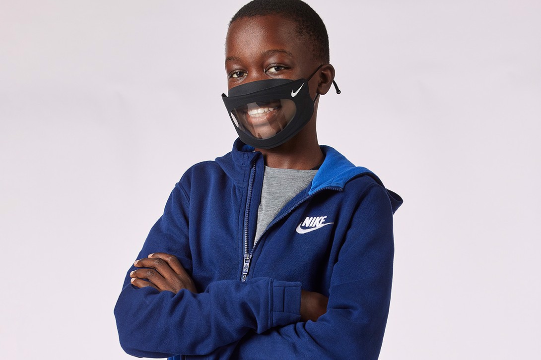 nike-he-lo-bo-suu-tap-2022-doernbecher-freestyle-xvii