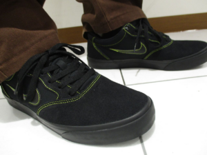 Alternative view of Giày Nike SB Chron SLR 'Black Green' CD6278-013