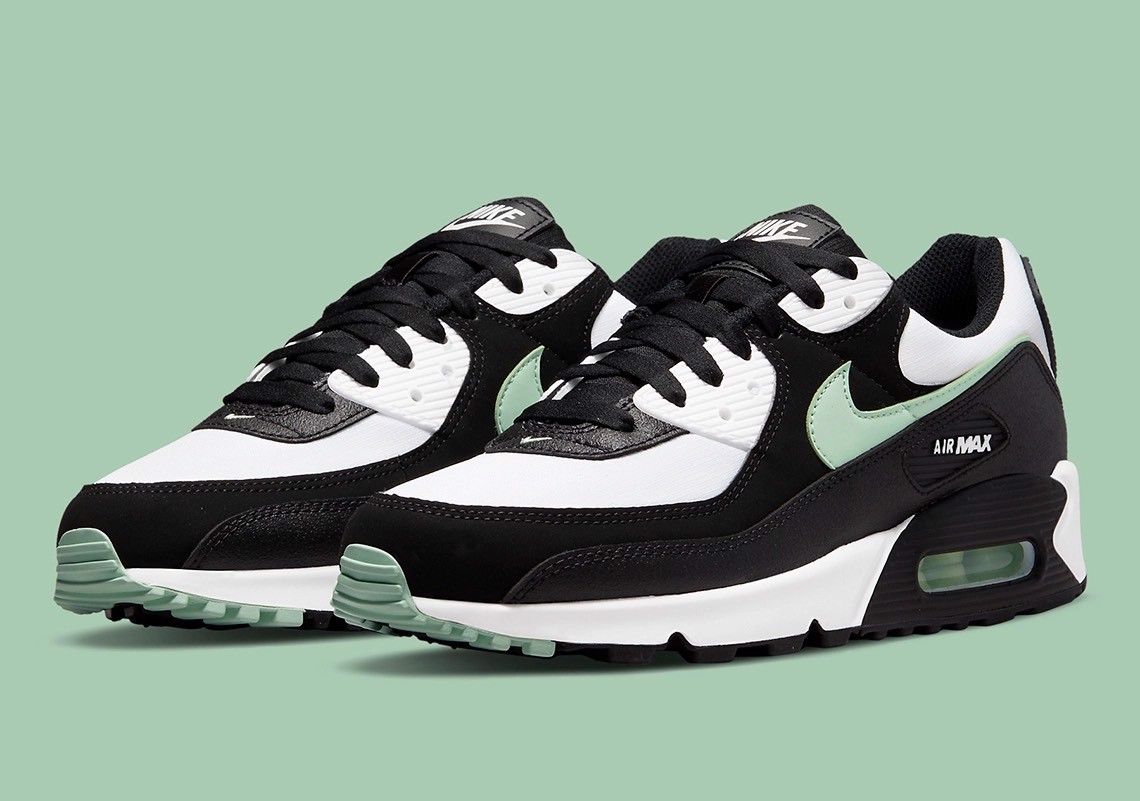 nike-air-max-90-duoc-lam-moi-trong-phoi-mau-black-mint-green