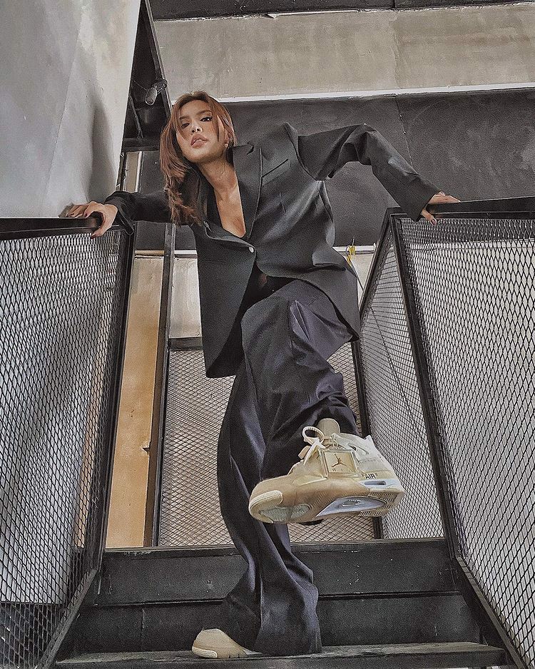 top-5-sao-nu-vbiz-so-huu-nhung-bo-suu-tap-sneakers-co-gia-tri-khung