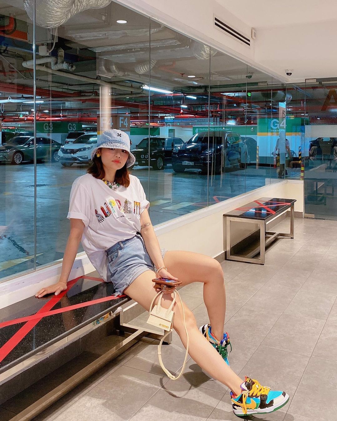 top-5-sao-nu-vbiz-so-huu-nhung-bo-suu-tap-sneakers-co-gia-tri-khung