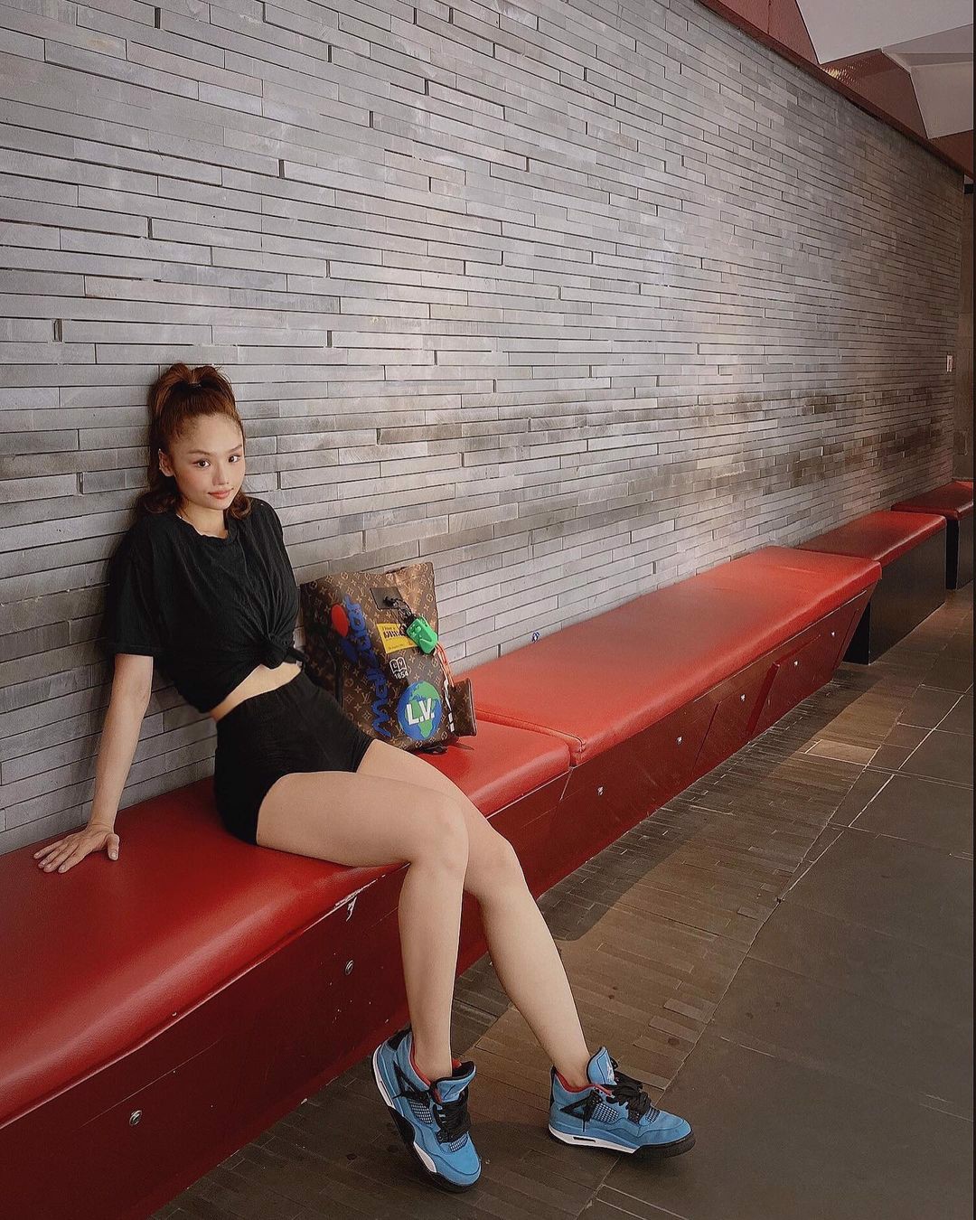 top-5-sao-nu-vbiz-so-huu-nhung-bo-suu-tap-sneakers-co-gia-tri-khung