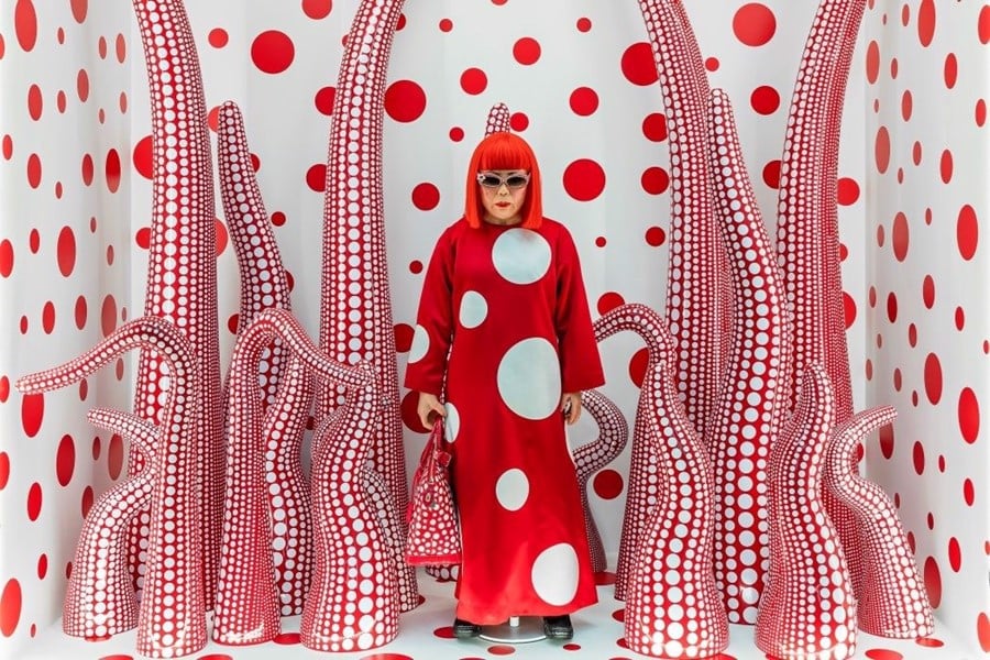 Louis Vuitton x Yayoi Kusama: Khi hoa tiet cham bi len ngoi