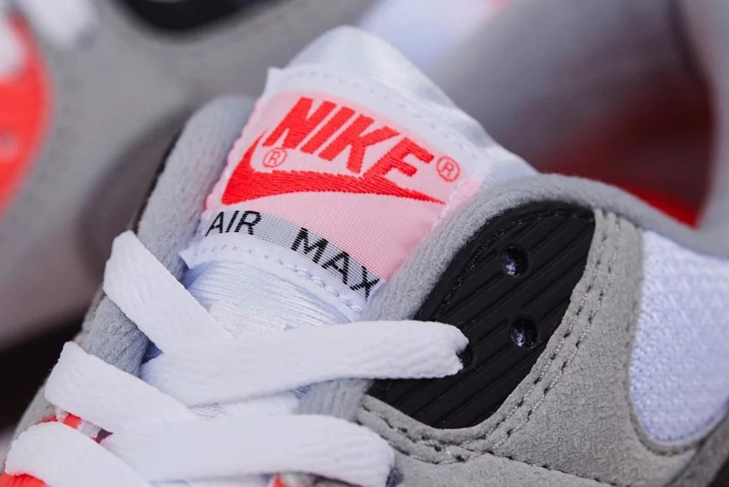 Cận cảnh phiên bản siêu đẹp 2020 của Air Max 90 ‘Infrared’ Hinh anh 6: Can canh phien ban sieu dep 2020 cua Air Max 90 ‘Infrared’