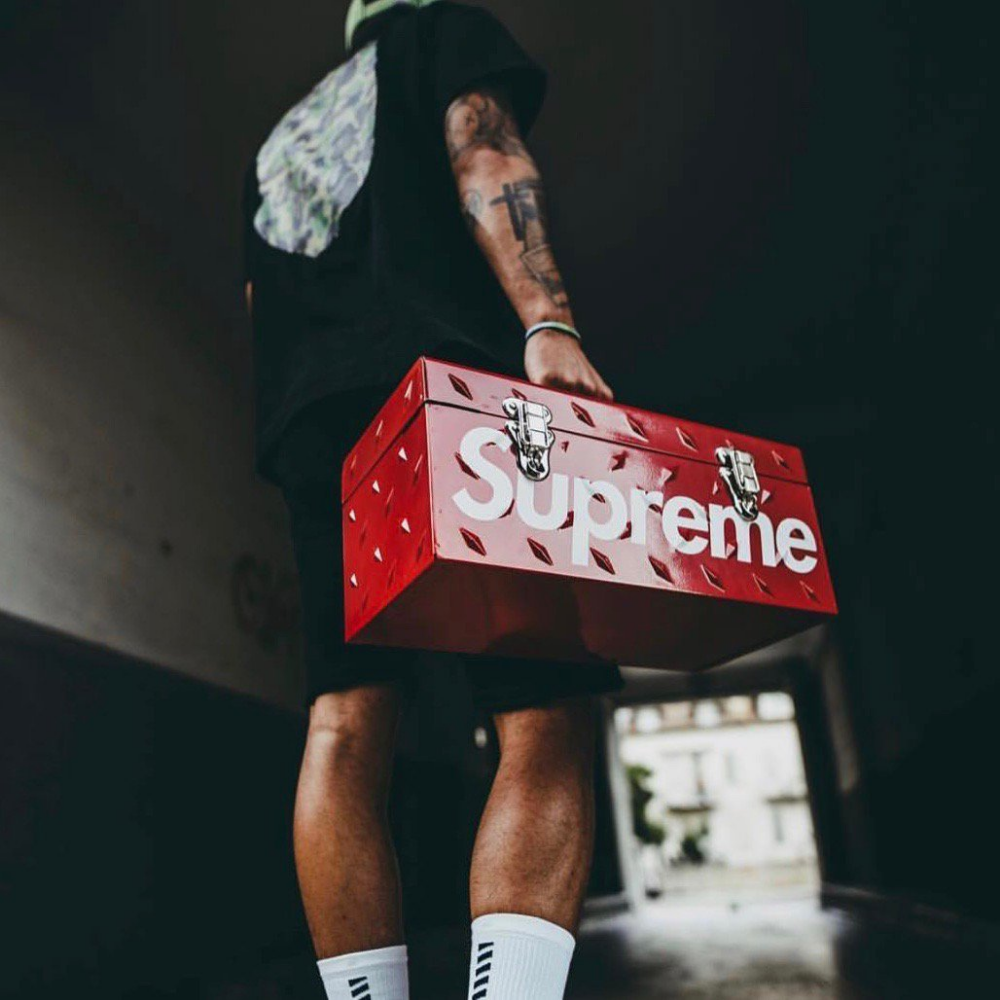 Hộp công cụ đa năng Supreme