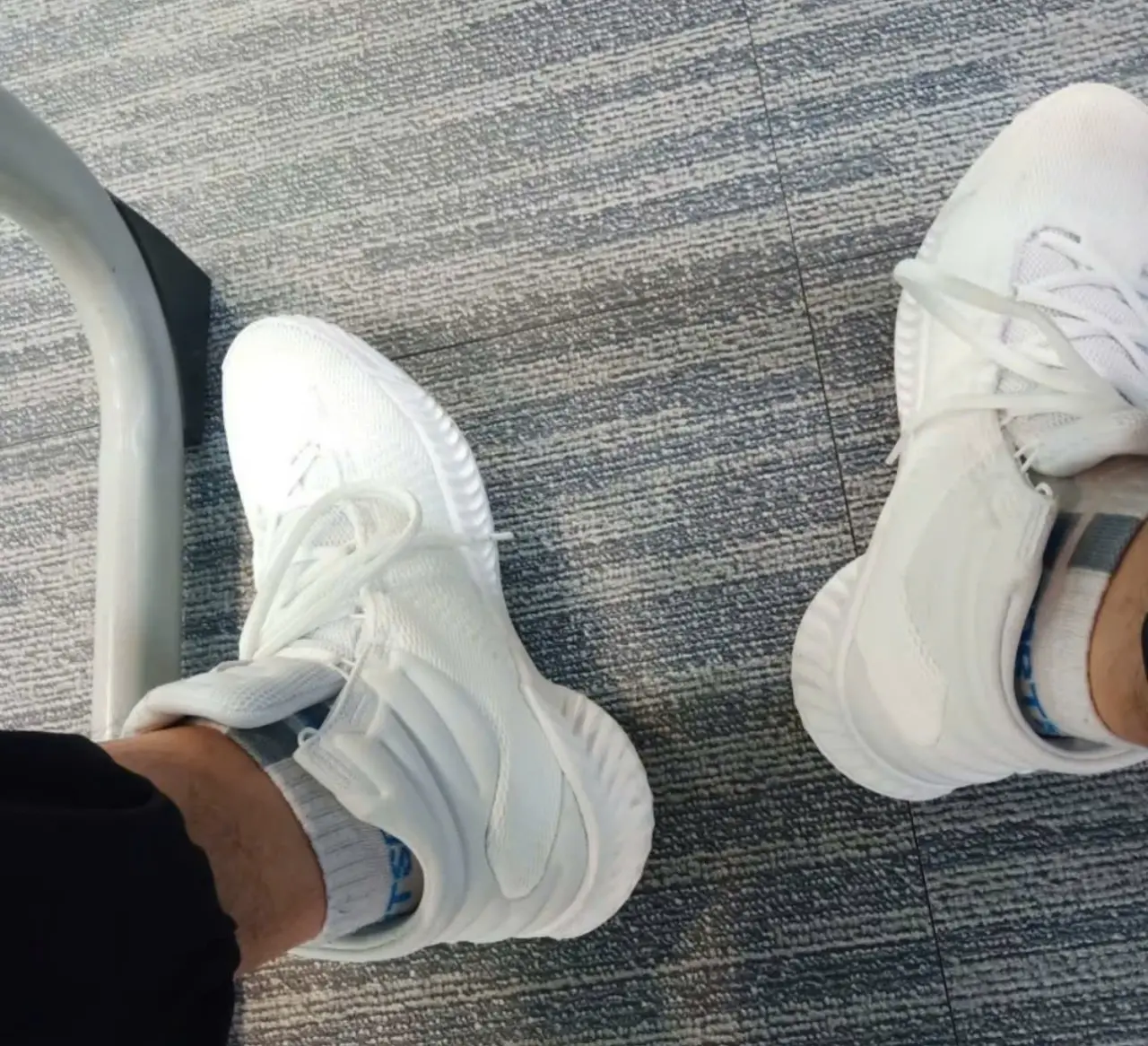 Alternative view of Giày Adidas probounce 2018 'Mid White' FW0902