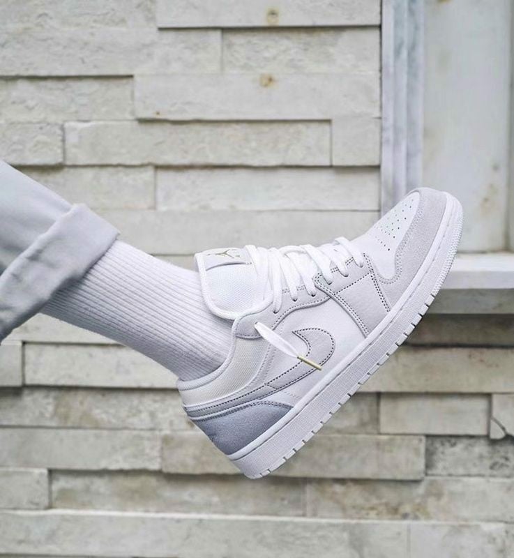 air-jordan-1-low-paris-mang-ve-dep-bi-an-cua-thanh-pho-anh-sang