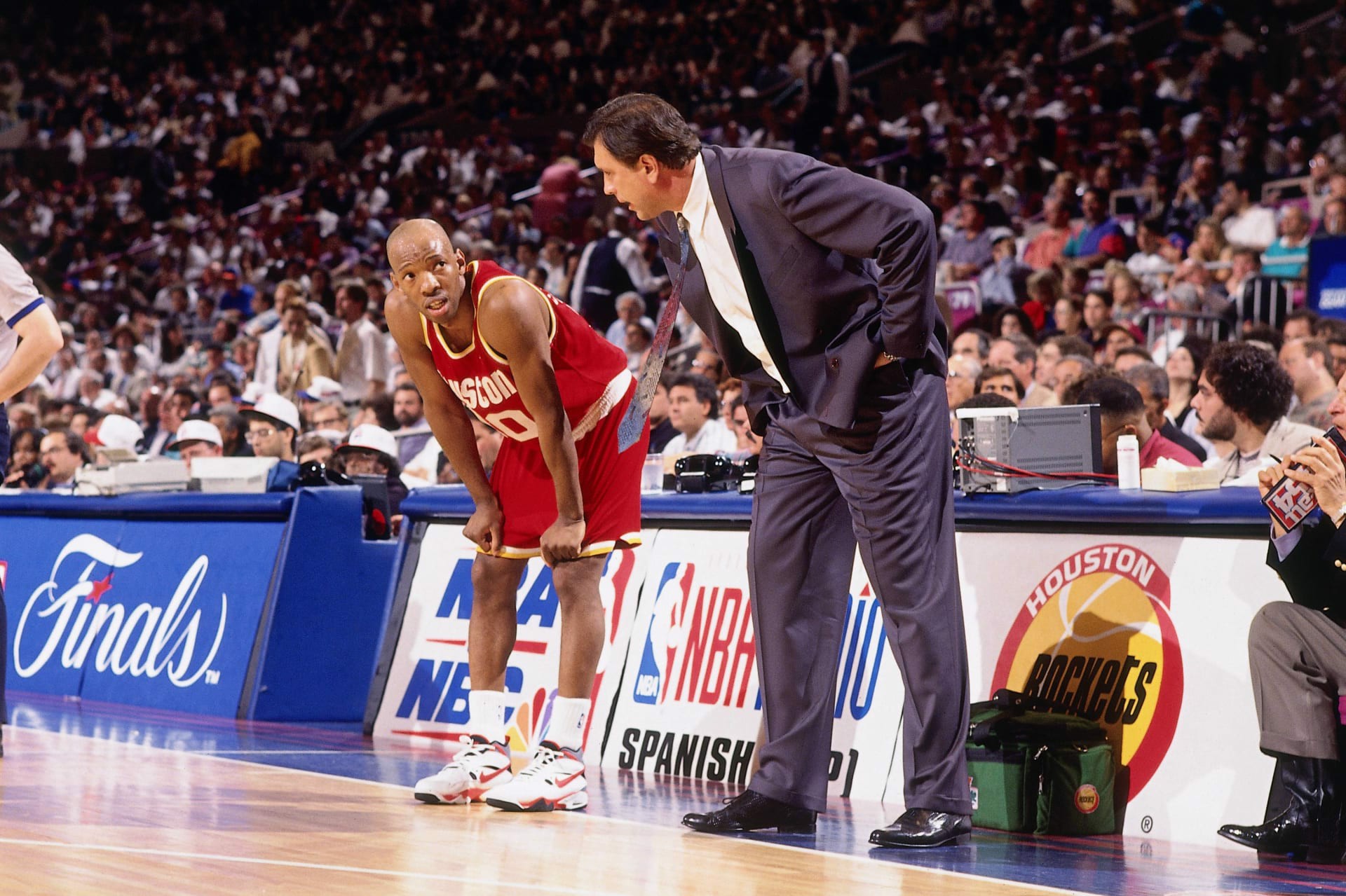 nhung-doi-giay-the-thao-dep-nhat-trong-cac-tran-chung-ket-nba-hang-nam