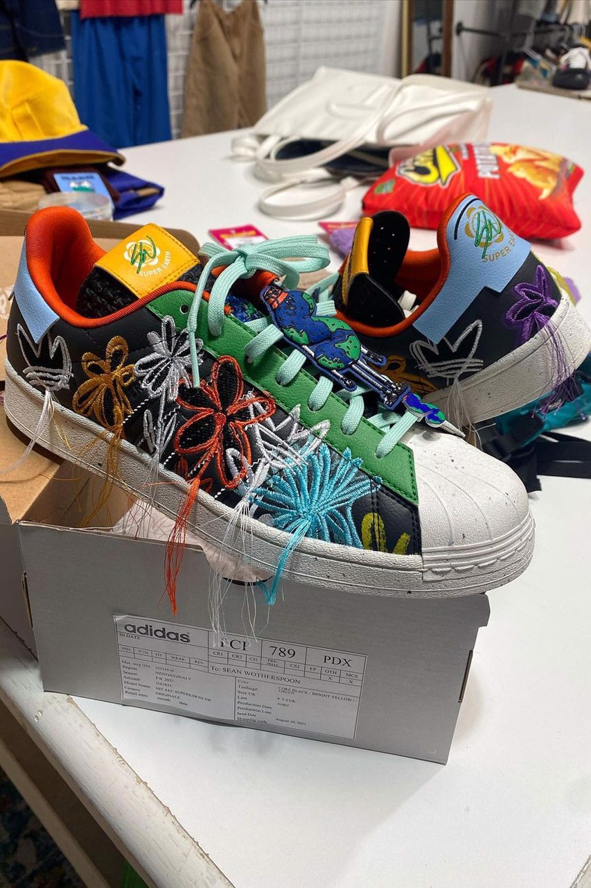 Hinh anh 3: Sean Wotherspoon va adidas ra mat phien ban thu hai cua Superstar SUPEREARTH