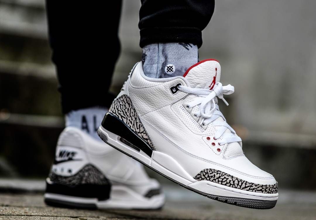 gap-go-va-tro-chuyen-cung-nha-suu-tap-giay-the-thao-carl-kho