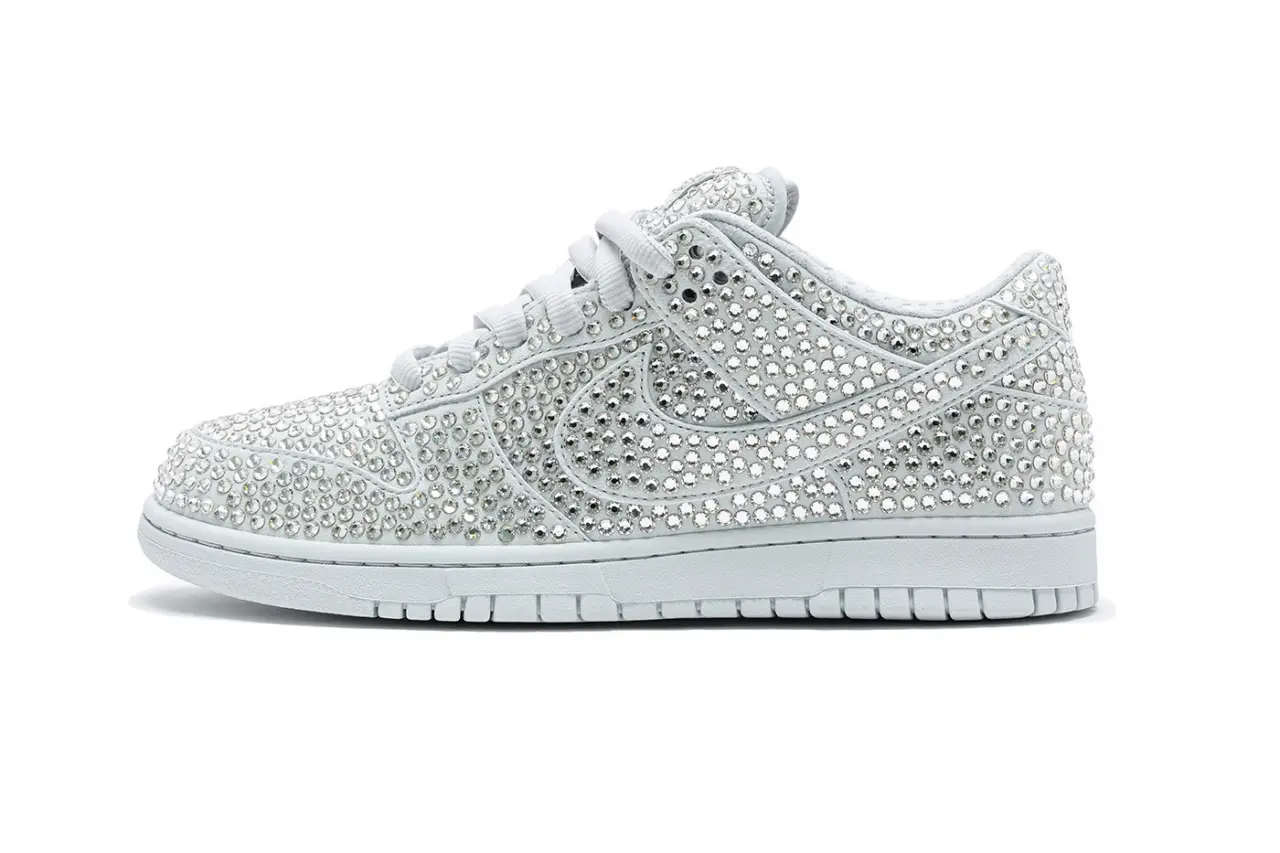 Nike chinh thuc phat hanh chi tiet ve Cactus Plant Flea Market Dunk Low