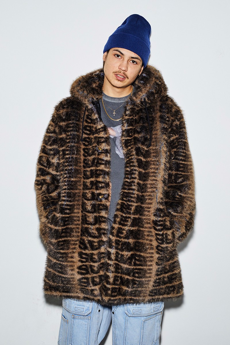 ngam-nhin-bo-suu-tap-xuan-he-2022-supreme-lookbook