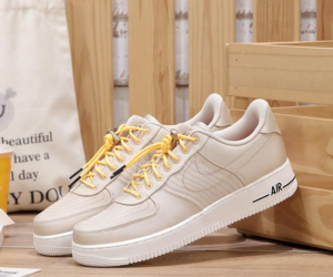 Giay Nike Air Force 1 '07 Lv8 'Moving Company' DV0794-100