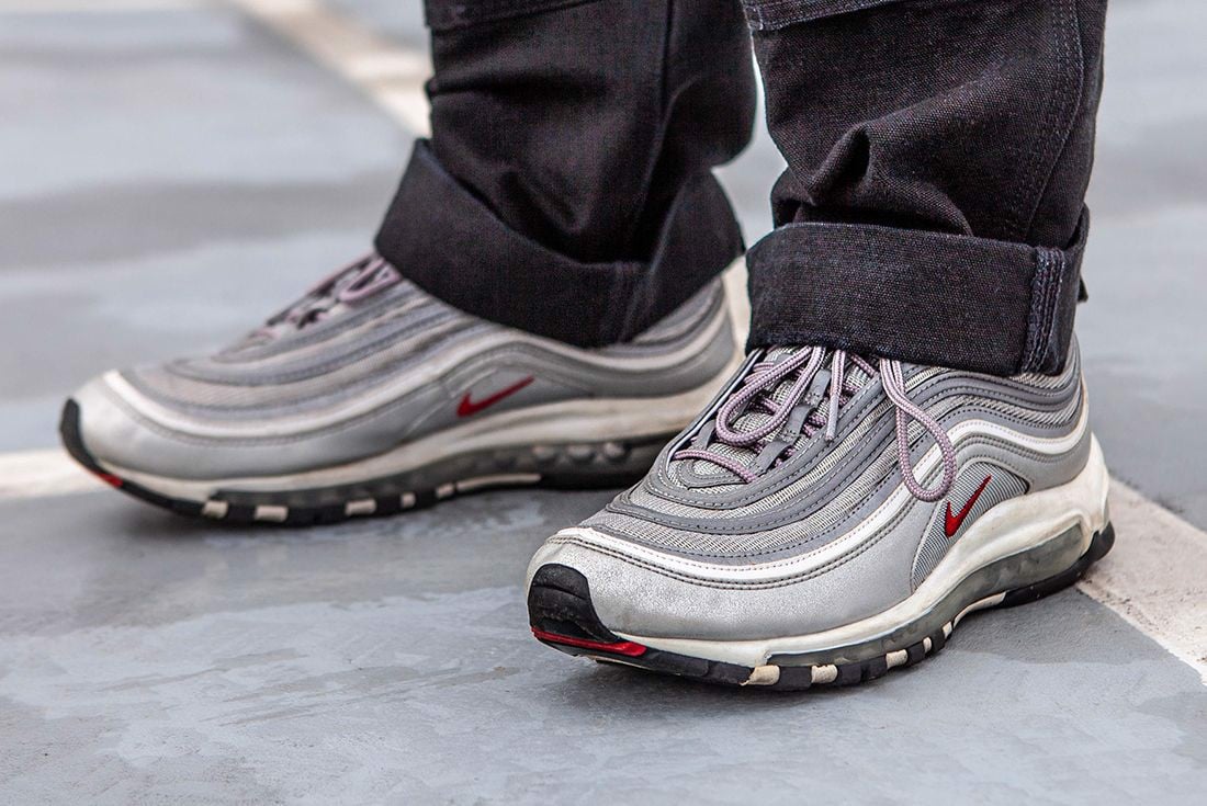 review-giay-nike-air-max97-silverbullet-net-cuon-hut-di-cung-thoi-gian