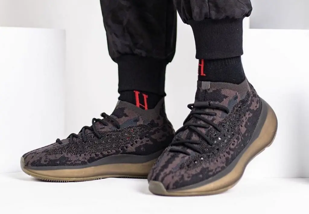 Legitcheck: Cach phan biet Yeezy Boost 380 Onyx real va fake