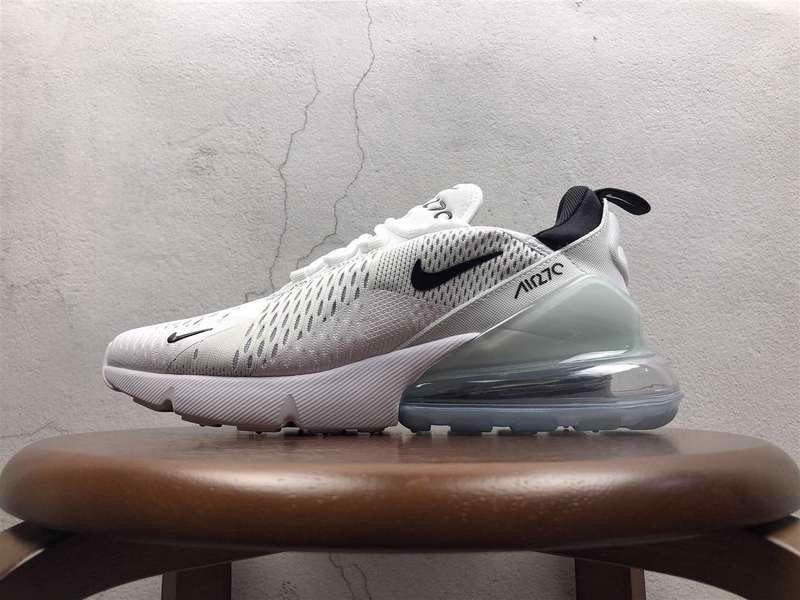 Review giay: Nike Air Max 270 'White Black' sieu em ai