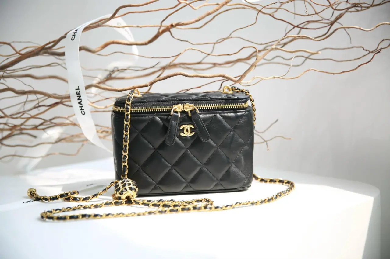 Review chiec tui Chanel Vanity huyen thoai mot thoi
