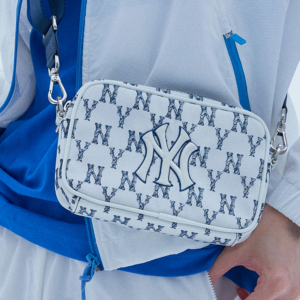 Alternative view of Túi MLB Monogram Crayon New York Yankees ‘White’ 32BGDR111-50N