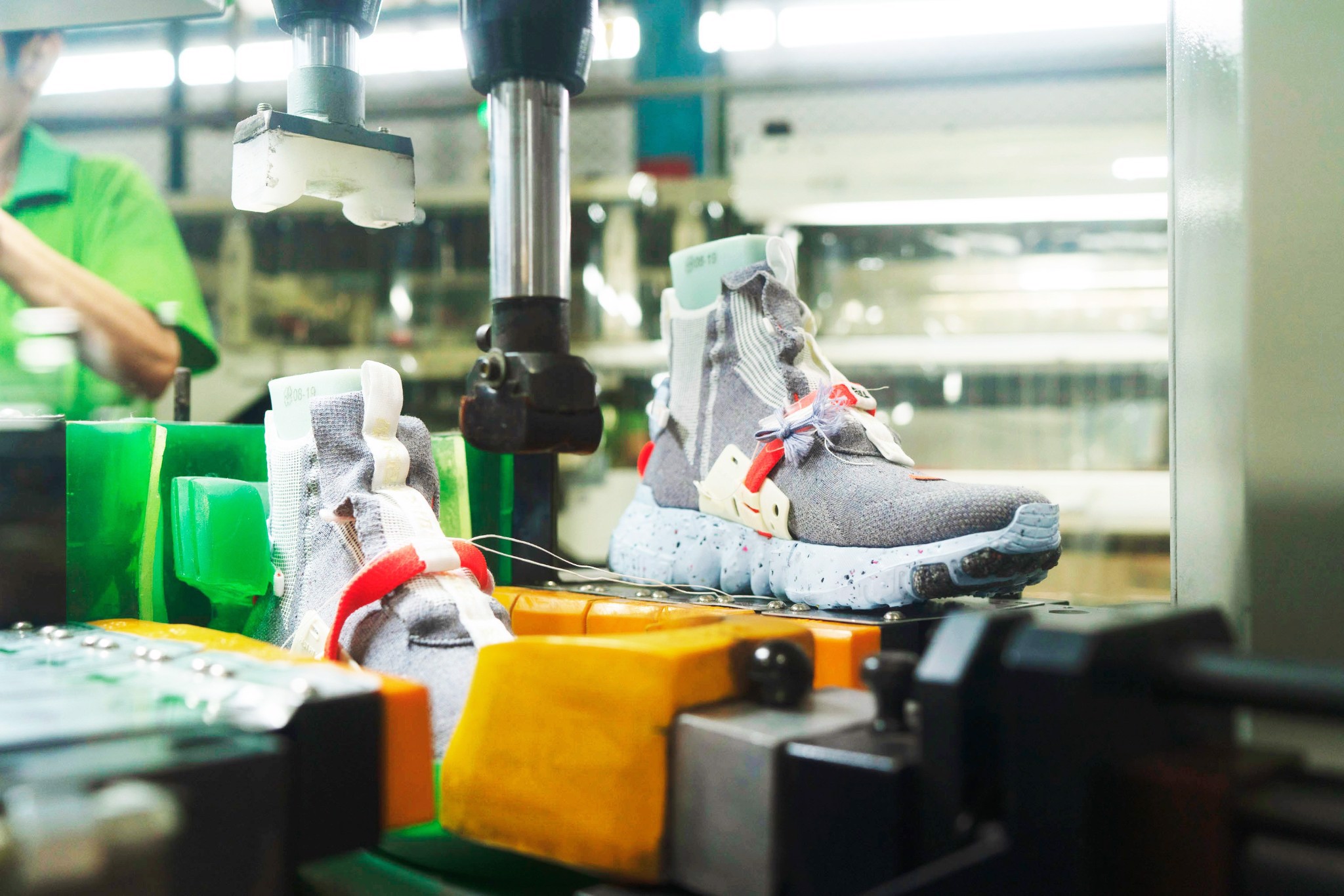 Hinh anh 4: Nike va cac thuong hieu lon tieu huy hang ton nhu the nao?