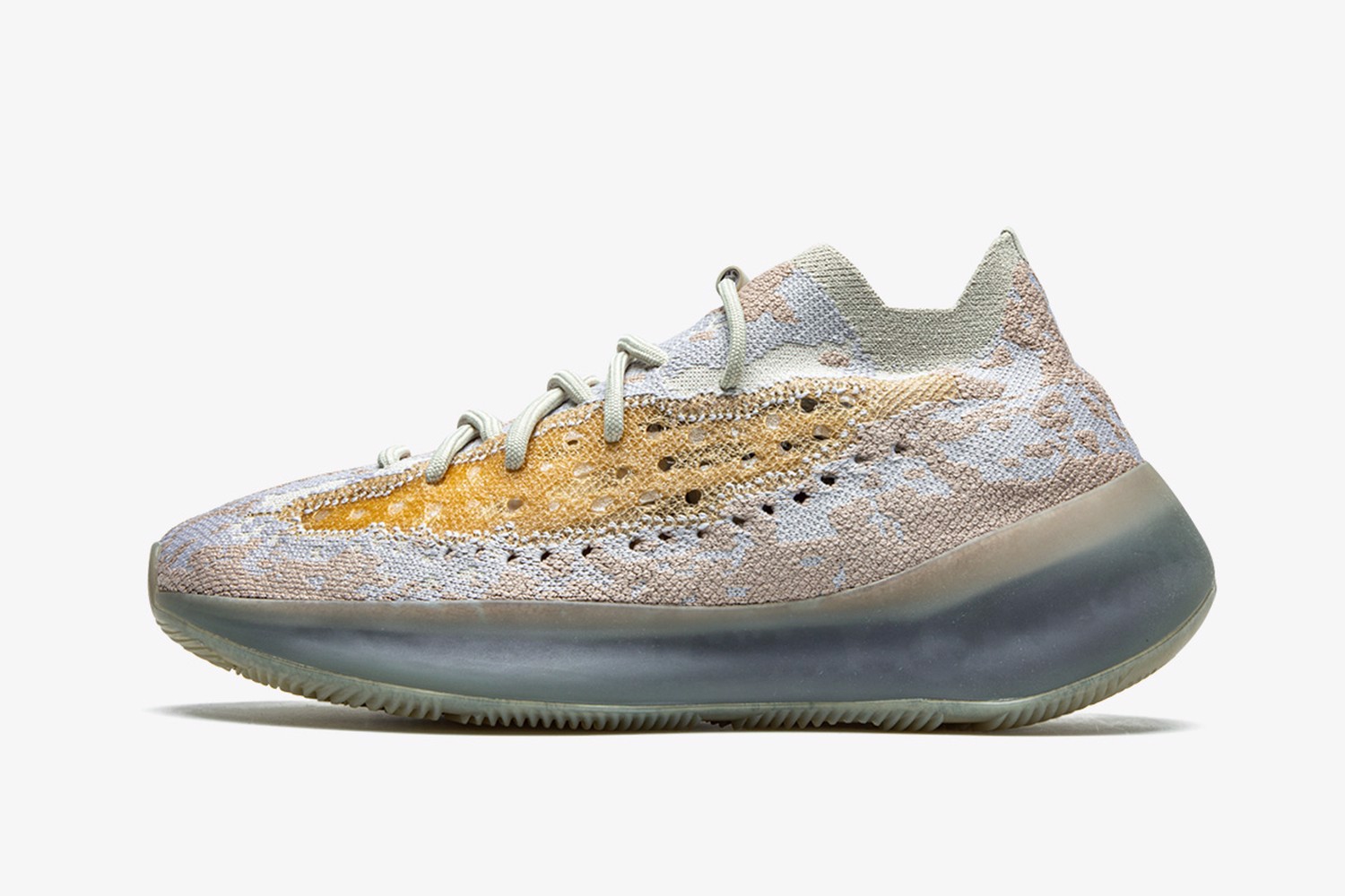 10-ly-do-ban-chi-phai-deo-doi-yeezys-vao-mua-he