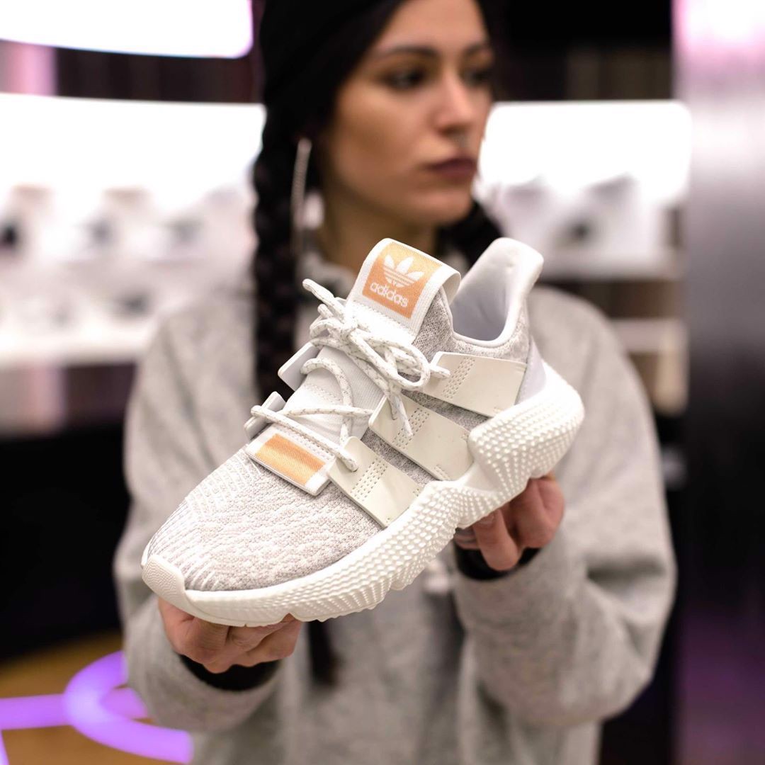 Hinh anh 2: Huong dan cach ve sinh giay Prophere dung cach nhat