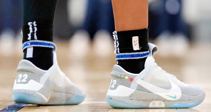 nhin-lai-mau-giay-da-tao-nen-mot-lich-su-hoan-toan-moi-nike-adapt-bb